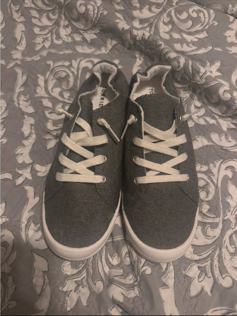 Torrid Riley Ruched Sneakers - Picture 2 of 4